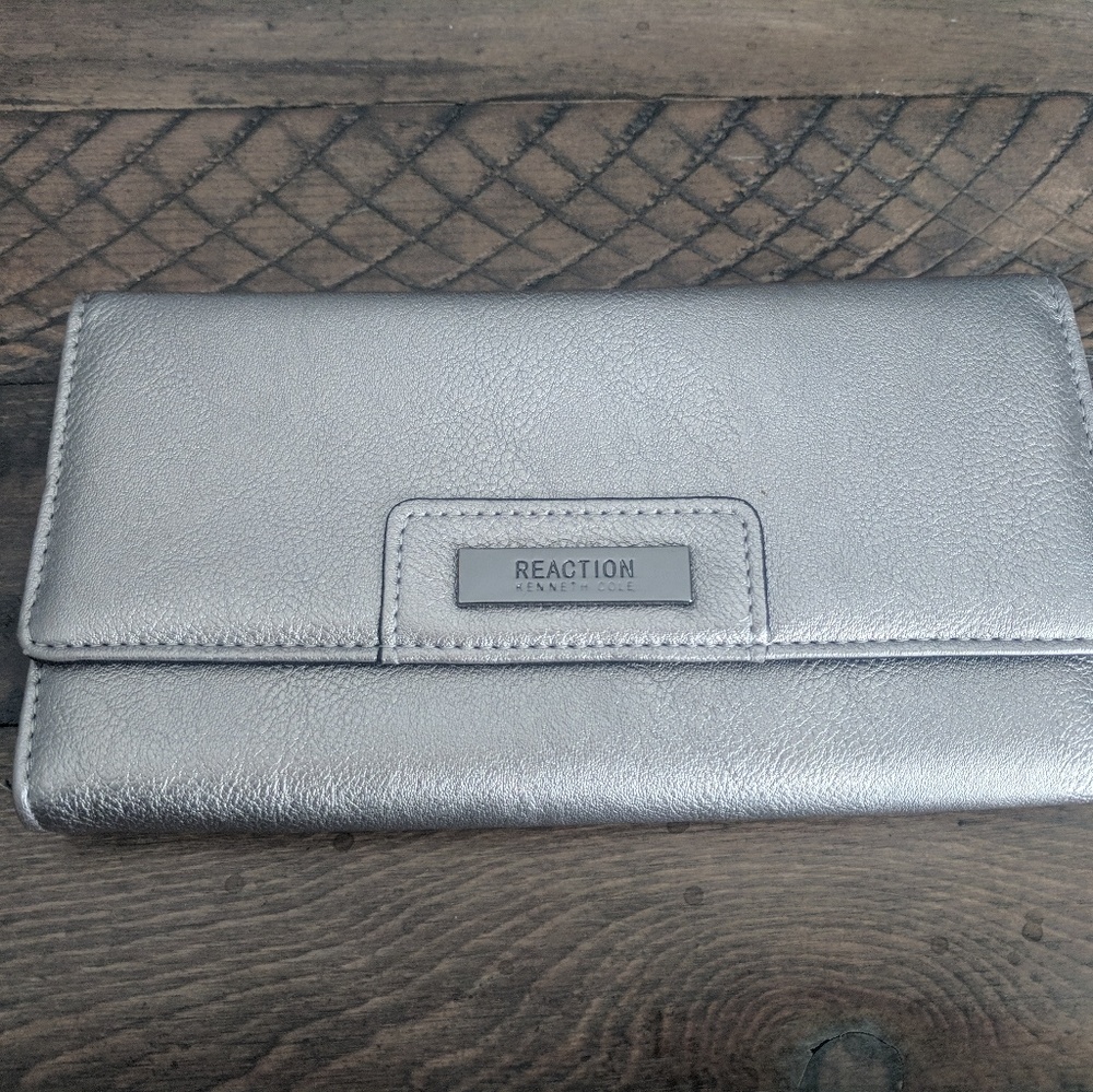 reaction by Kenneth Cole wallet